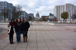 Capitol_Building_Girls