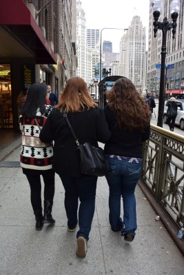Chicago_Girls_Walking