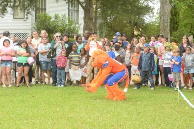 Sammy_Bearkat_Toss_1