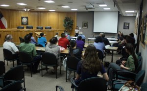 Karla Rosales Presents to Immigrants