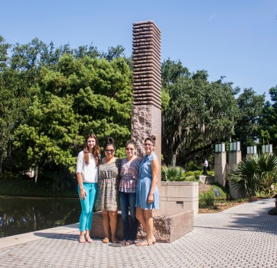 Sculpture_Garden_Moroles_Girls_Wen