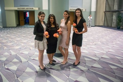 State_Dinner_Girls_Peaches_Flowers_Web