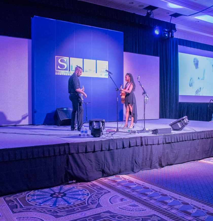 Teneia_Performing_Web