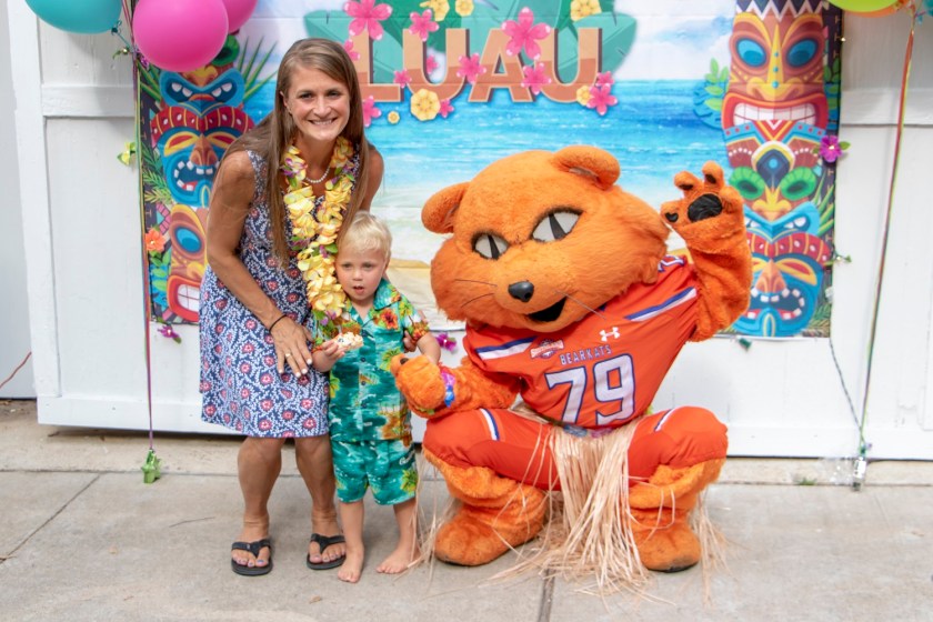 SHSU, LEAP Center, LEAP Ambassadors, Wynne Home Arts Center, Hawaiian Luau